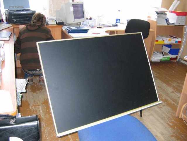 стенд для писания мелом. Цвет пленки черный, как видите