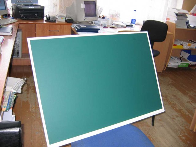 стенд для писания мелом. Цвет пленки королевский английский, он же школьный, он же зеленый